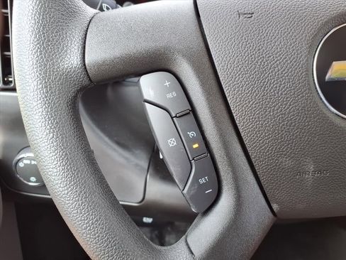Used 2025 Chevrolet Express 3500 w/ Driver Convenience Package image 20