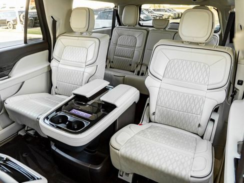 Used 2023 Lincoln Navigator L Black Label image 22