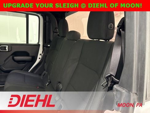 Certified 2021 Jeep Gladiator Willys image 14