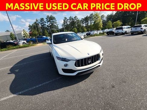 Used 2017 Maserati Levante AWD/4WD image 3