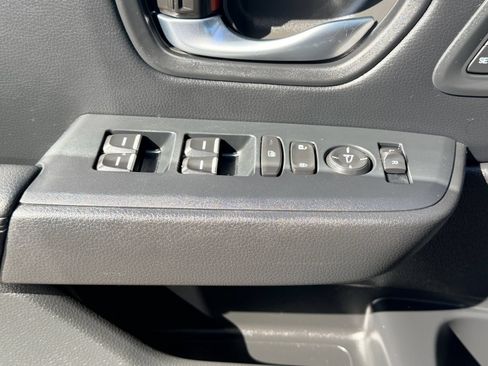 Used 2025 Honda Pilot EX-L image 18