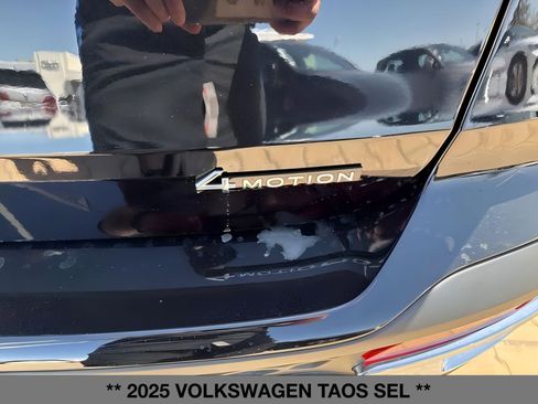 New 2025 Volkswagen Taos SEL image 10