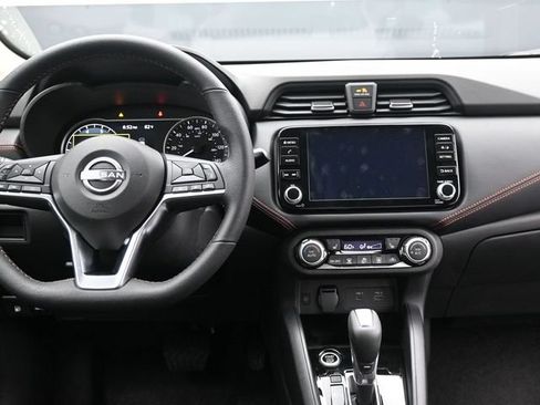 New 2025 Nissan Versa SR w/ Trunk Package FWD image 10