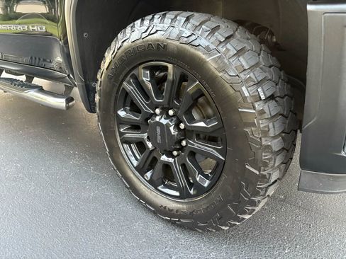 Used 2024 GMC Sierra 2500 SLT w/ SLT Convenience Package image 20