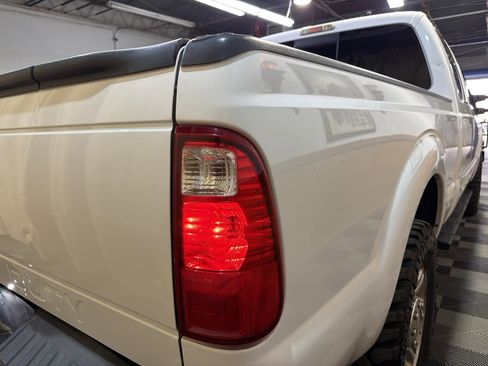 Used 2014 Ford F250 Lariat w/ Lariat Interior Package image 10