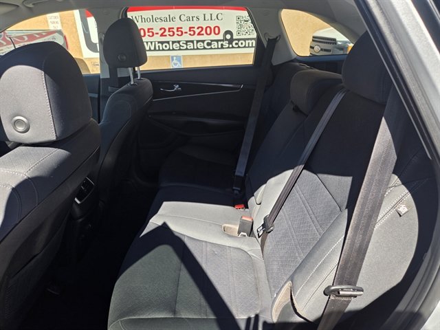 Used 2020 Kia Sorento LX AWD/4WD image 9