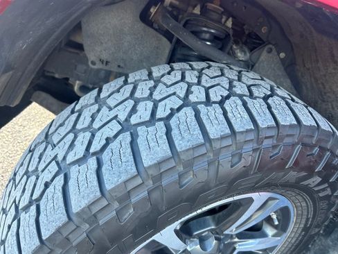 Certified 2019 Toyota Tacoma TRD Sport image 28