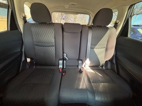Used 2017 Nissan Rogue SV image 13