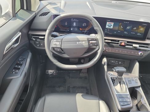 Used 2026 Kia Sportage EX w/ EX Panorama Roof Package FWD image 18