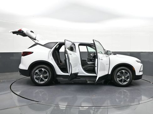 Used 2023 Chevrolet Blazer LT AWD/4WD image 38