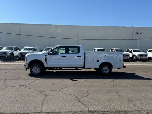 New 2026 Ford F250 XL w/ XL Chrome Package image 4