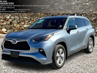 Used 2022 Toyota Highlander LE