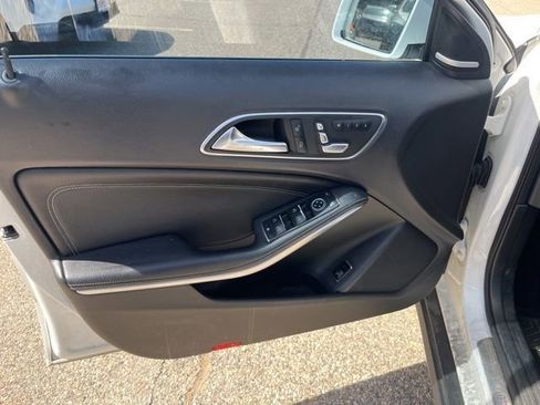 Used 2019 Mercedes-Benz GLA 250 4MATIC image 18