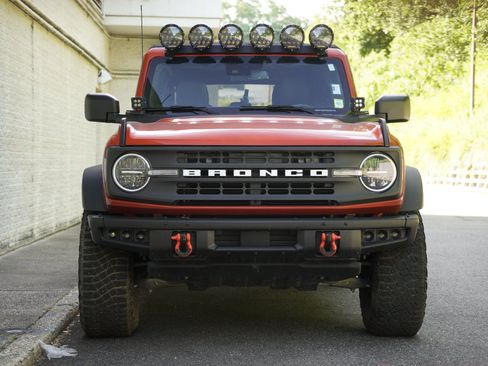 Used 2023 Ford Bronco Black Diamond w/ Sasquatch Package AWD/4WD image 10