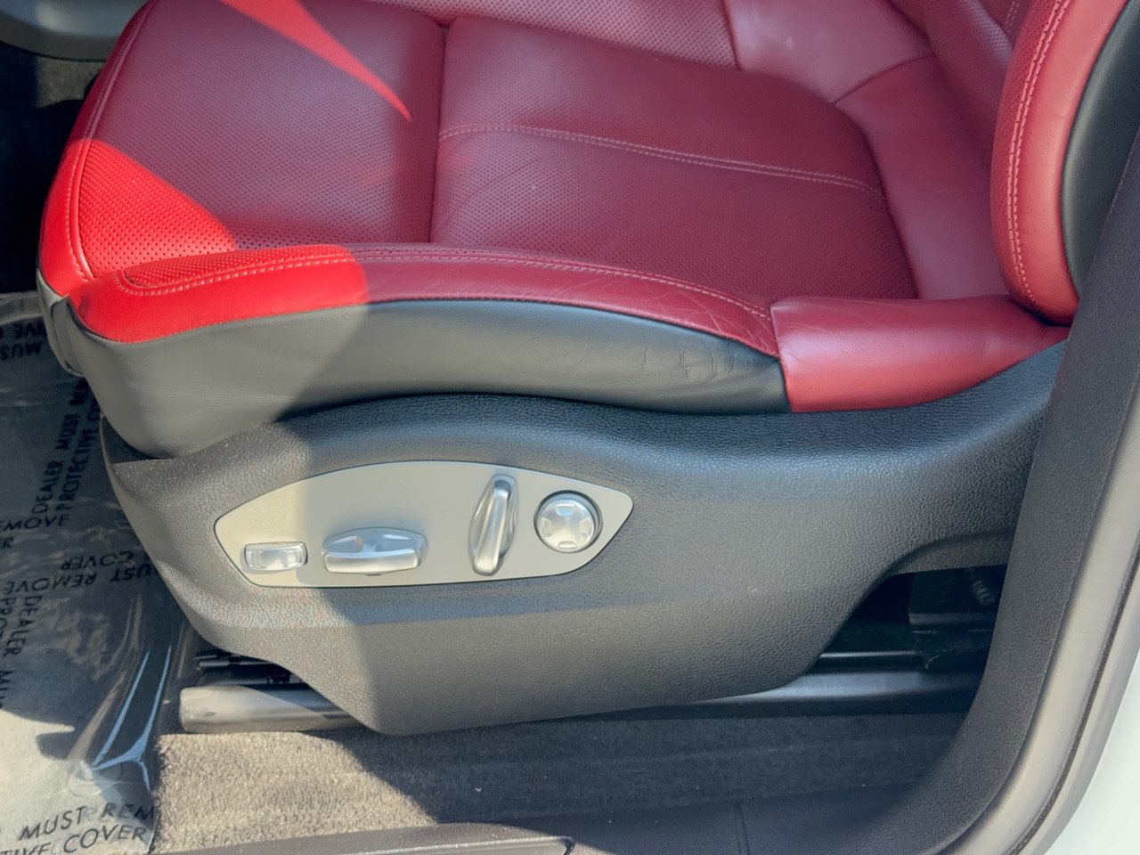 Certified 2023 Porsche Macan AWD/4WD image 16