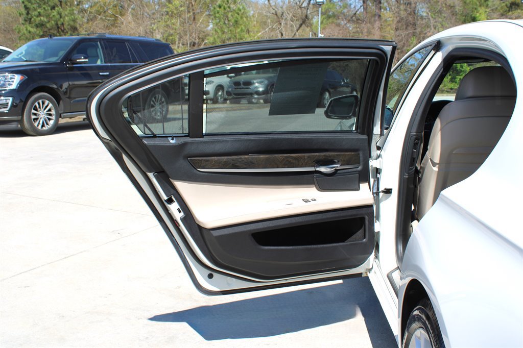 Used 2012 BMW 750Li RWD image 33