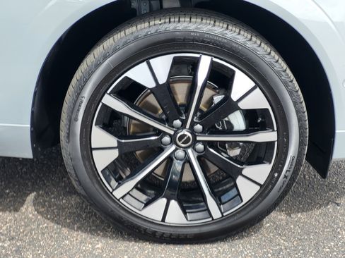 New 2026 Volvo XC60 B5 Plus w/ Protection Package Premier image 7