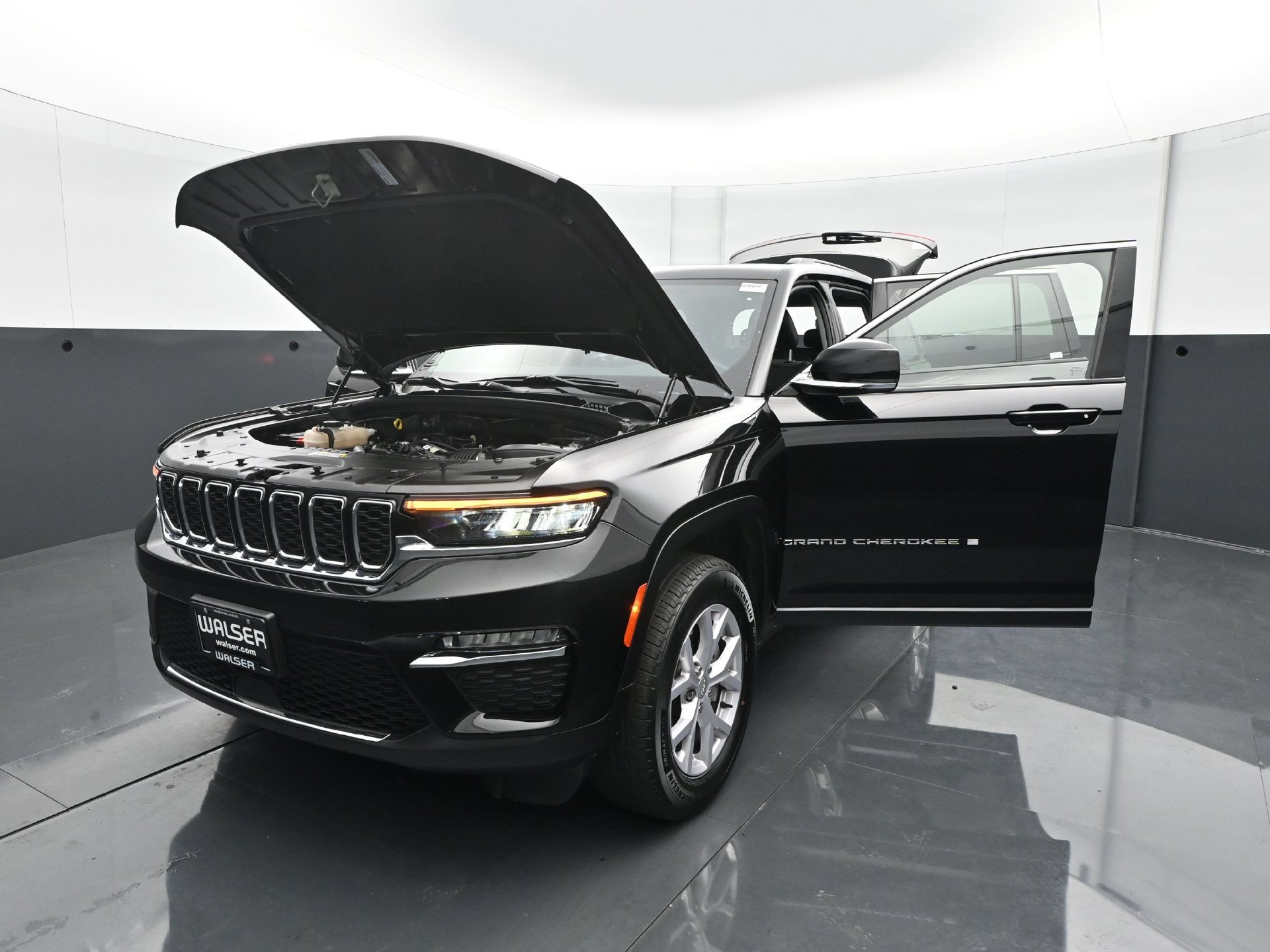 Used 2022 Jeep Grand Cherokee Limited AWD/4WD image 30