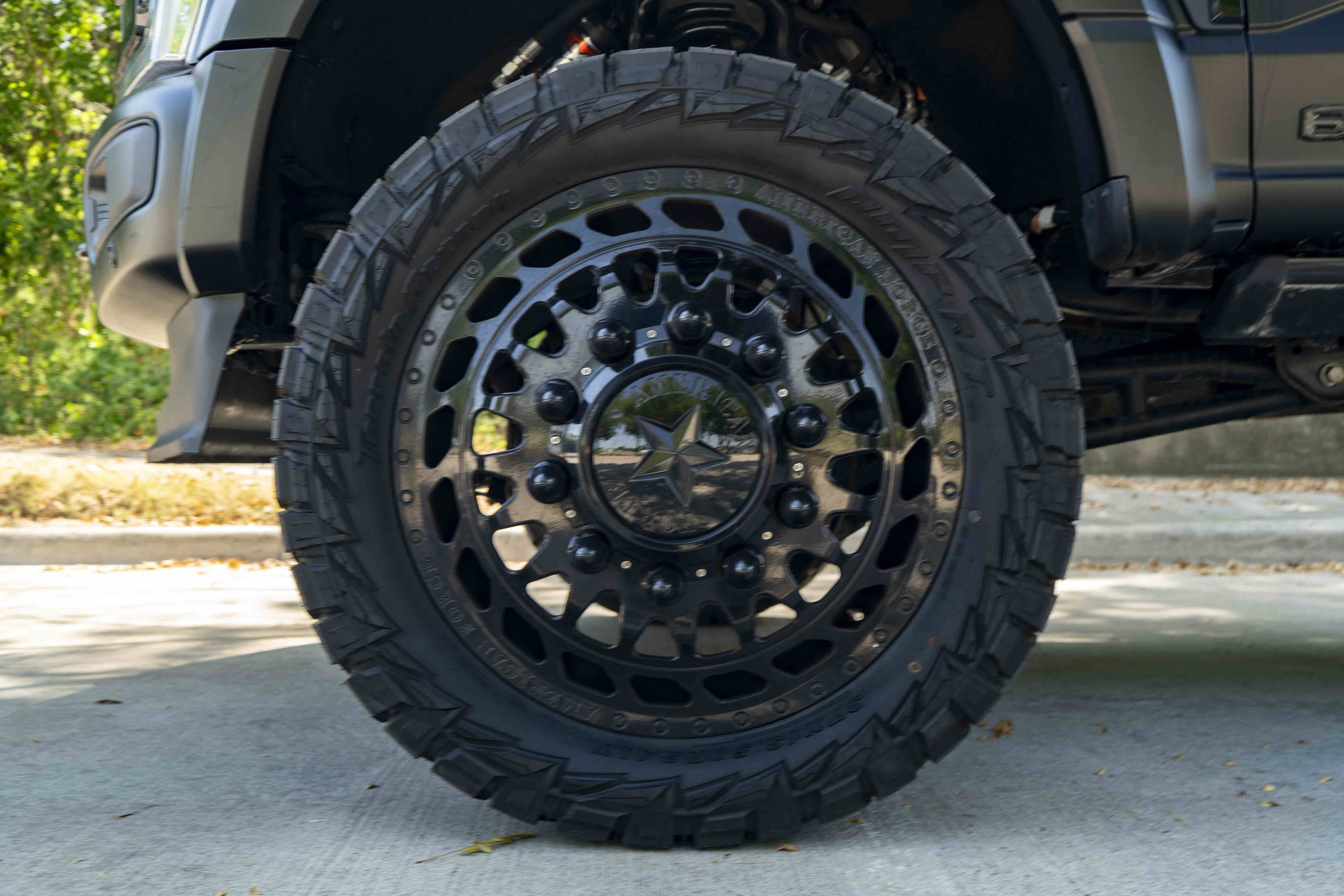 Used 2025 Ford F450 Platinum w/ FX4 Off-Road Package AWD/4WD image 14