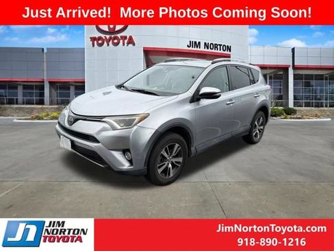 Used 2018 Toyota RAV4 XLE w/ Plus Extra Value Package FWD image 2