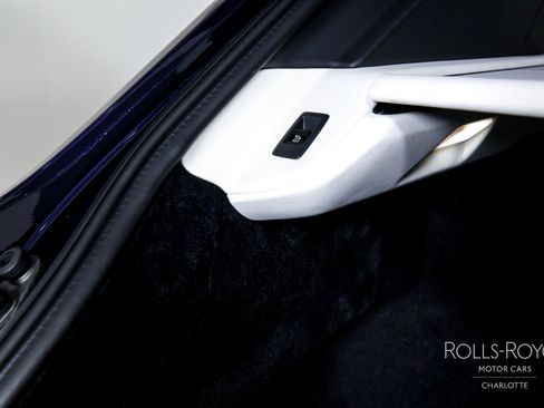 Used 2023 Rolls-Royce Cullinan image 24