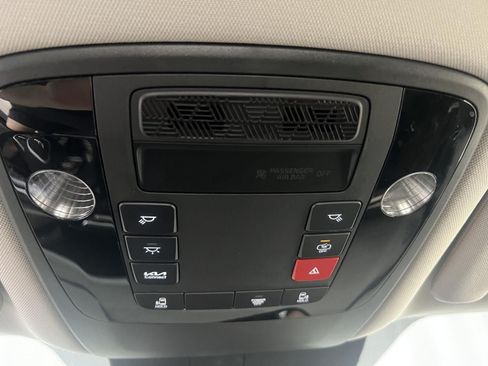 Used 2026 Kia Carnival FWD image 17