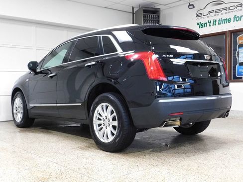Used 2017 Cadillac XT5 FWD image 6