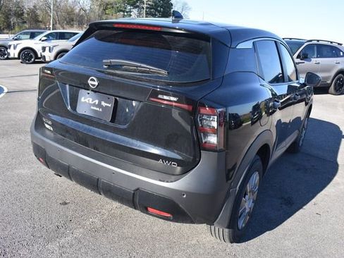 Used 2025 Nissan Kicks S image 3