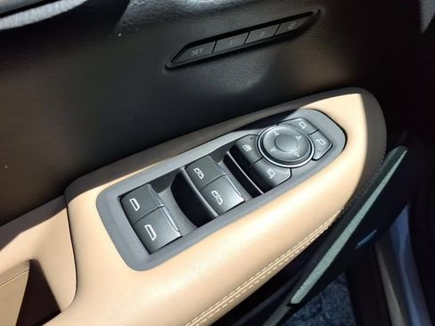Used 2023 Cadillac XT5 Sportv w/ Platinum Package AWD/4WD image 18