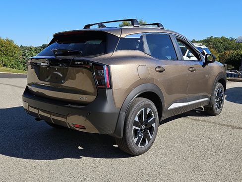 New 2026 Nissan Kicks SV w/ SV Premium Package image 5