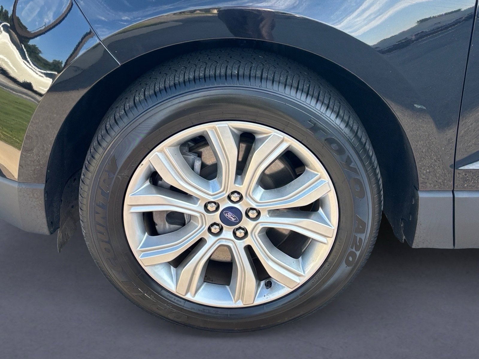 Used 2022 Ford Edge Titanium w/ Equipment Group 301A AWD/4WD image 8