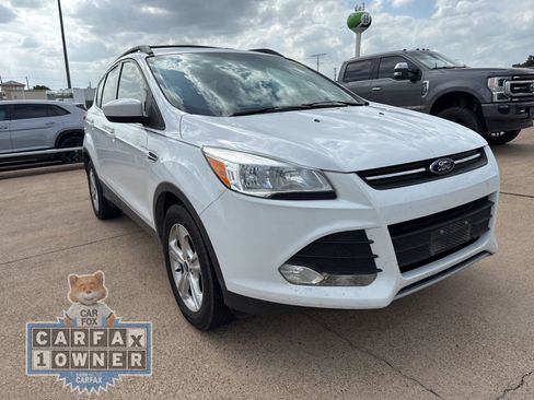 Used 2014 Ford Escape SE w/ Equipment Group 201A FWD image 1