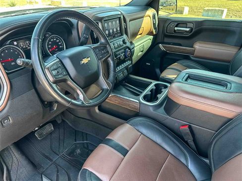 Used 2021 Chevrolet Silverado 1500 High Country image 12