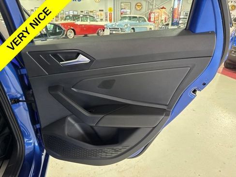 Used 2024 Volkswagen Jetta SE FWD image 31