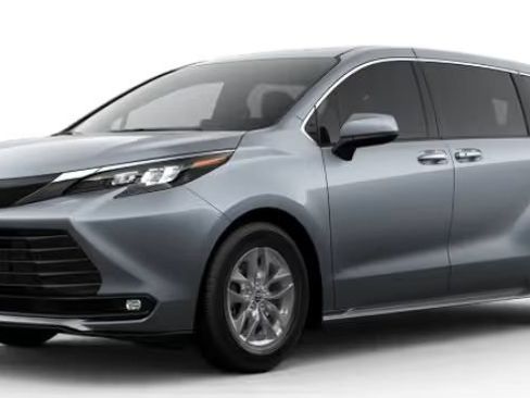 Used 2025 Toyota Sienna LE FWD image 1