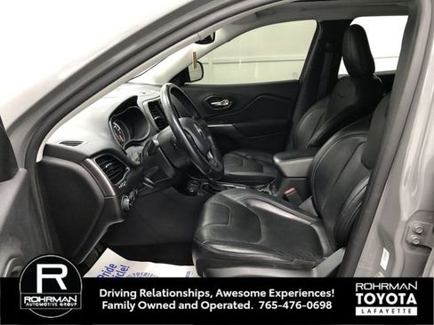Used 2020 Jeep Cherokee Limited w/ Advanced Safety Group AWD/4WD image 12
