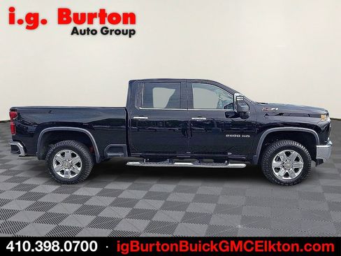 Used 2022 Chevrolet Silverado 2500 LTZ w/ LTZ Premium Package AWD/4WD image 7