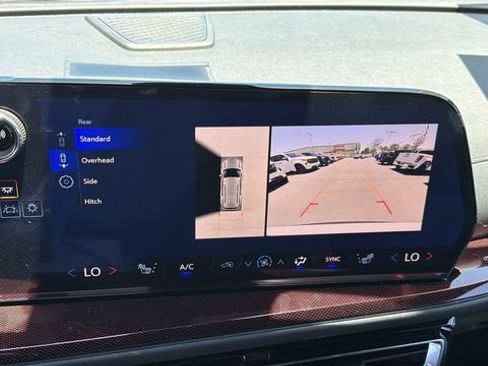 New 2026 Chevrolet Traverse Z71 w/ Enhanced Driving Package AWD/4WD image 20