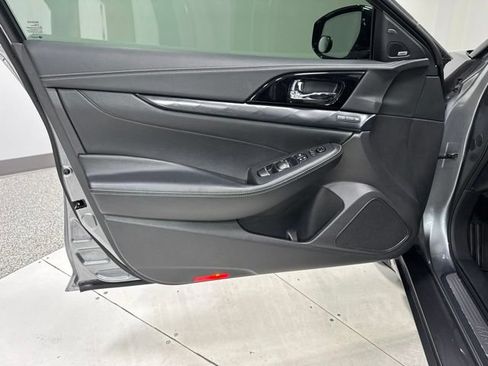 Used 2022 Nissan Maxima Platinum FWD image 11