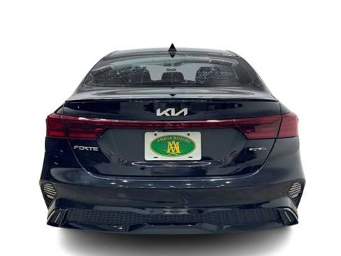 Used 2024 Kia Forte LXS FWD image 3