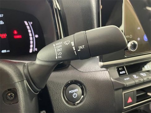 Used 2025 Toyota Camry SE image 14