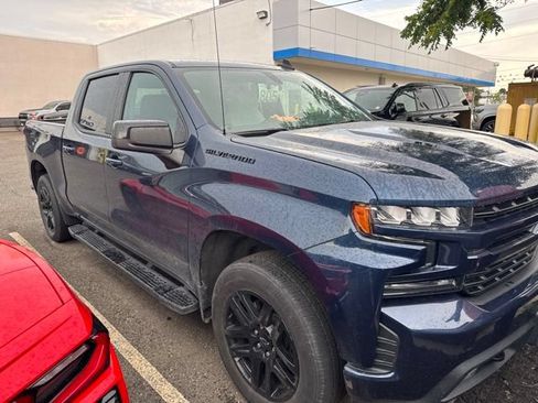 Used 2022 Chevrolet Silverado 1500 RST w/ LPO, Blackout Package AWD/4WD image 2