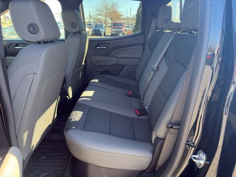 Used 2024 Chevrolet Colorado ZR2 w/ Technology Package image 14