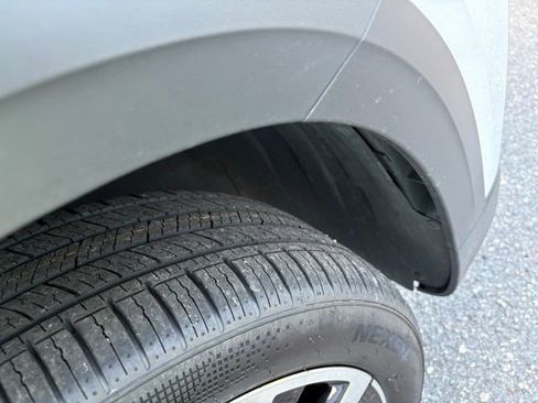 Used 2023 Volkswagen Taos SE image 33