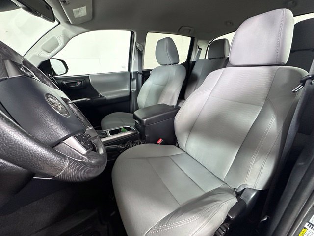 Used 2019 Toyota Tacoma SR5 AWD/4WD image 11