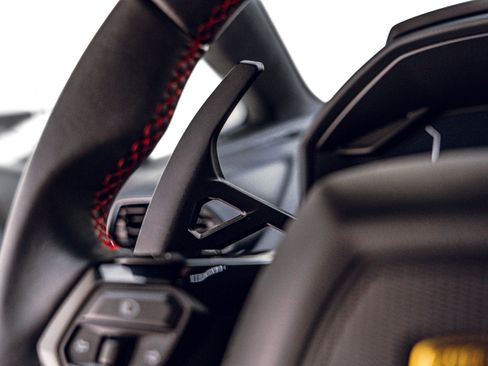 Used 2021 Lamborghini Huracan EVO RWD image 42