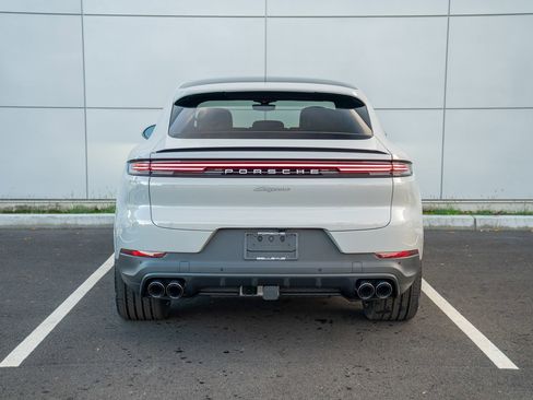New 2026 Porsche Cayenne E-Hybrid image 7