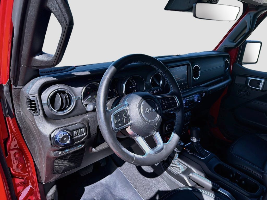 Used 2021 Jeep Wrangler Unlimited Rubicon 4xe w/ Cold Weather Group AWD/4WD image 9