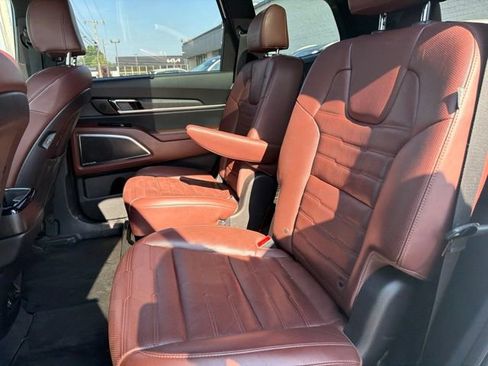 Used 2024 Kia Telluride SX Prestige AWD/4WD image 11