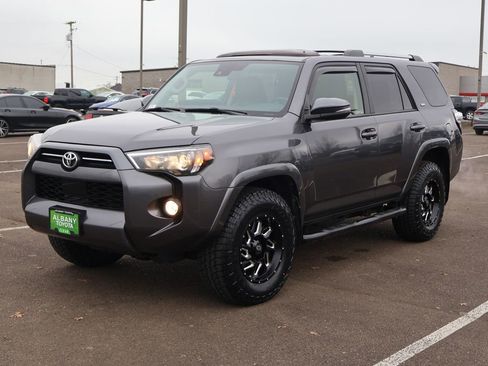 Used 2020 Toyota 4Runner SR5 Premium image 13